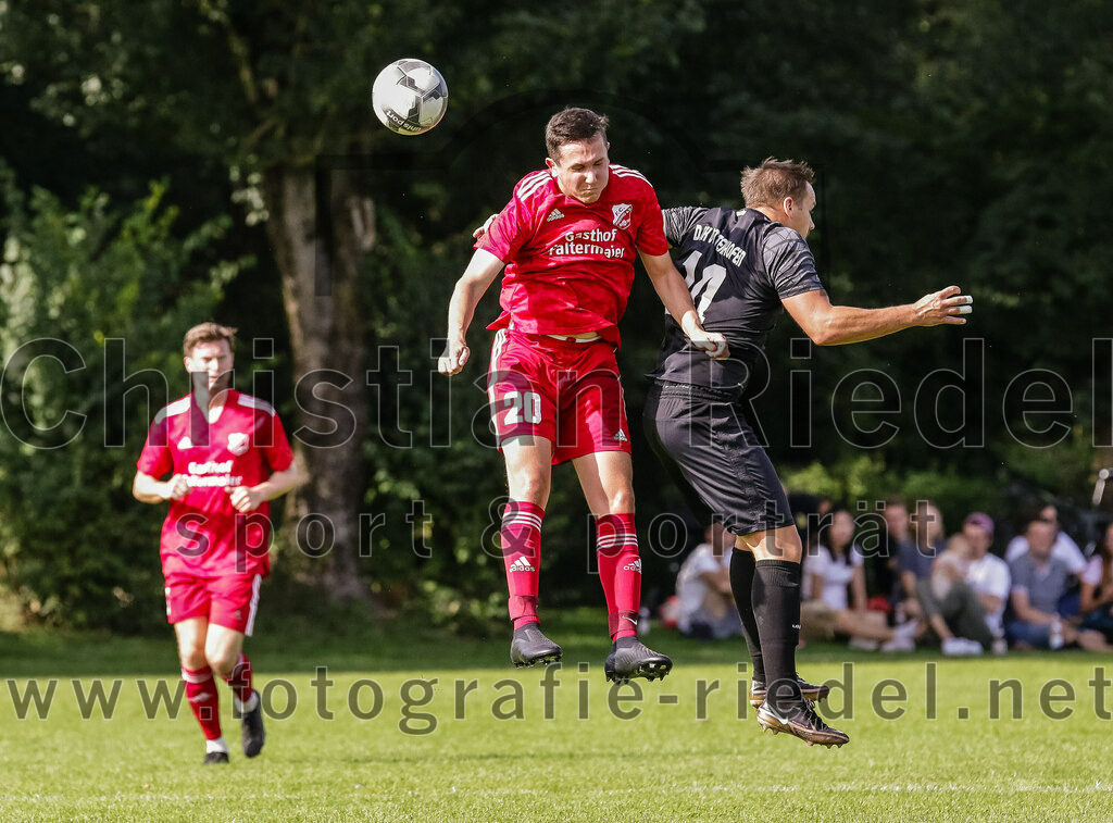 2023-09-17_054_DJK_Ottenhofen_gegen_FC_Finsing_II | Ottenhofen, Deutschland, 17.09.2023:
Fußball, Kreisklasse 2023 / 2024, 7. Spieltag, DJK Ottenhofen gegen FC Finsing II, Endergebnis: 3:0

Manuel Hierstetter (FC Finsing, #20), Markus Morawietz (DJK Ottenhofen, #10)

Foto: Christian Riedel / fotografie-riedel.net