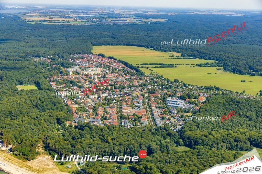 Luftbild der Stadt Graal-Müritz - Die Luftaufnahme wurde 2025 vom UL-Flugzeug heraus erstellt ( keine Drohne ) - Hochauflösende Luftaufnahme - für professionelle Ausdrucke geeignet. Die Geschenkidee !Hier alle&nbsp;Infos zur Lizenzierung der LuftaufnahmeWir fliegen auch dieses Jahr wieder in Ihre Region um Luftbilder zu erstellen.- Luftbild anfragen