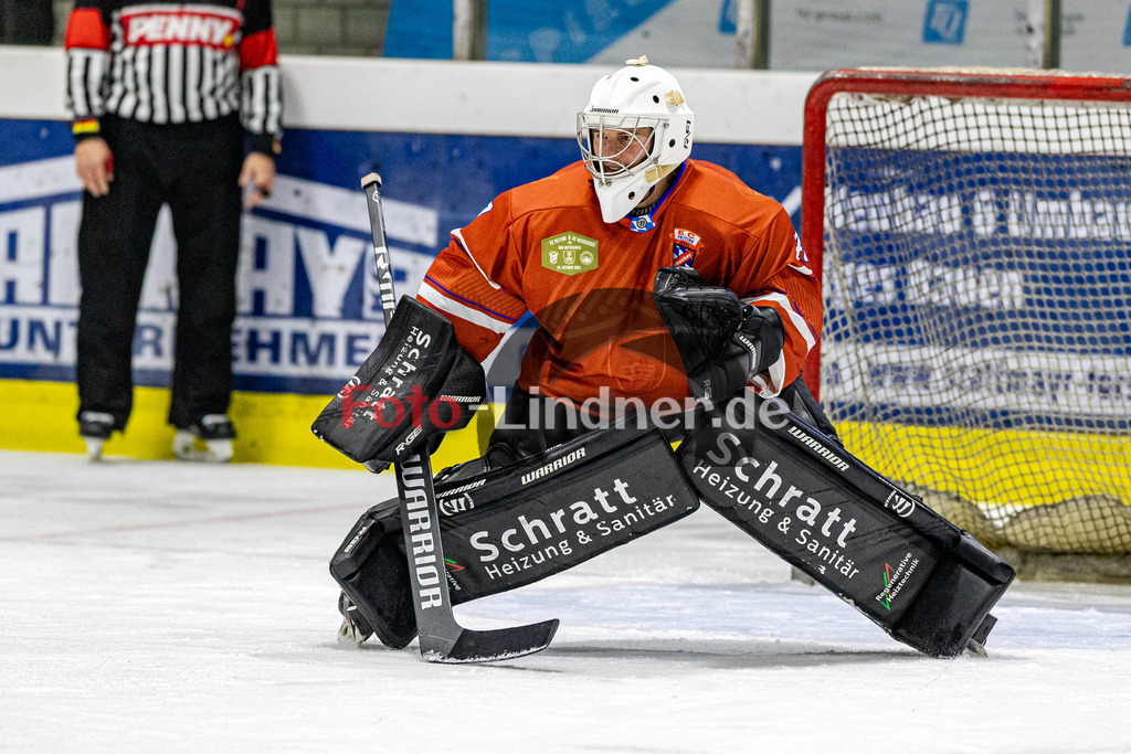 EC Peiting gegen SC Riessersee | Benefizspiel für Bad Bayersoien, EC Peiting gegen SC Riessersee,
Philipp Wieland (Mammuts Goali) in Aktion,
2023-10-24 in Peiting (Eisstadion)
Philipp Wieland (Mammuts Goali)
Copyright: WolfgangxLindner foto-lindner.de