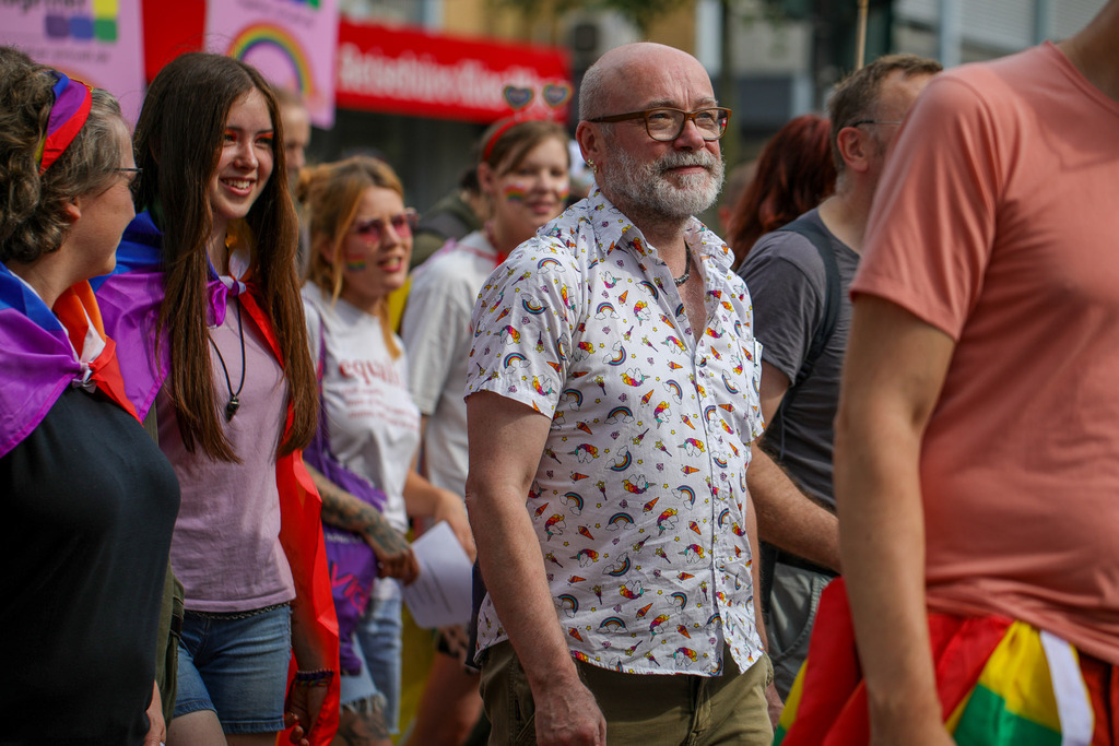 CSD_Moers_190725_040 | Bildergalerie von Sport-Ereignissen aber auch von weiteren spannenden Dingen - nicht nur vom Niederrhein. In Anlehnung an den bekannten Spruch von Hanns Dieter Hüsch heißt das Motto: "Niederrhein ist überall".  - Realisiert mit Pictrs.com