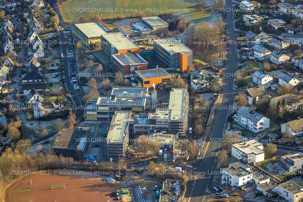 Meschede260104253 | Luftbild, Baustelle mit Sanierung und Modernisierung der Hauptschule St. Walburga, Realschule und Gymnasium Stadt Meschede, Meschede-Stadt, Meschede, Sauerland, Nordrhein-Westfalen, Deutschland