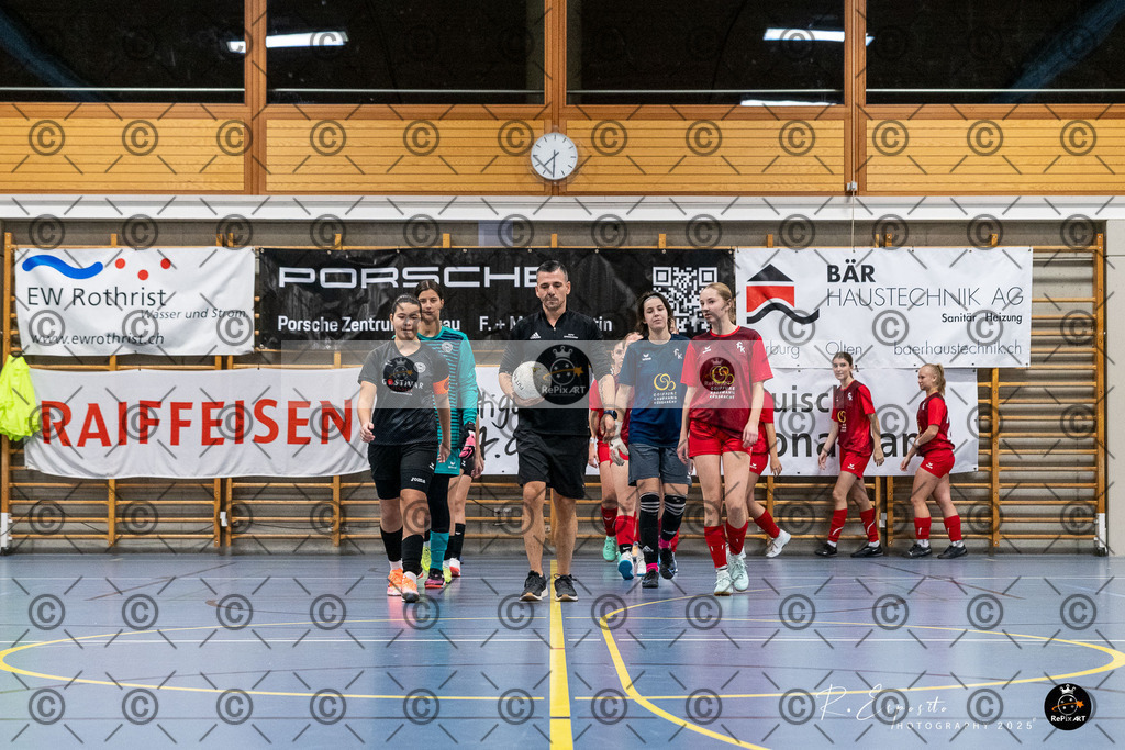 20251130_FCR-Hallenturnier-FF-17_RAW-5_035-6 | Sport und Naturfotografie von Roberto Esposito zeigt echte Momente Bewegung und die Schönheit der Natur. Ausdrucksstarke Bilder schaffen Emotionen.
