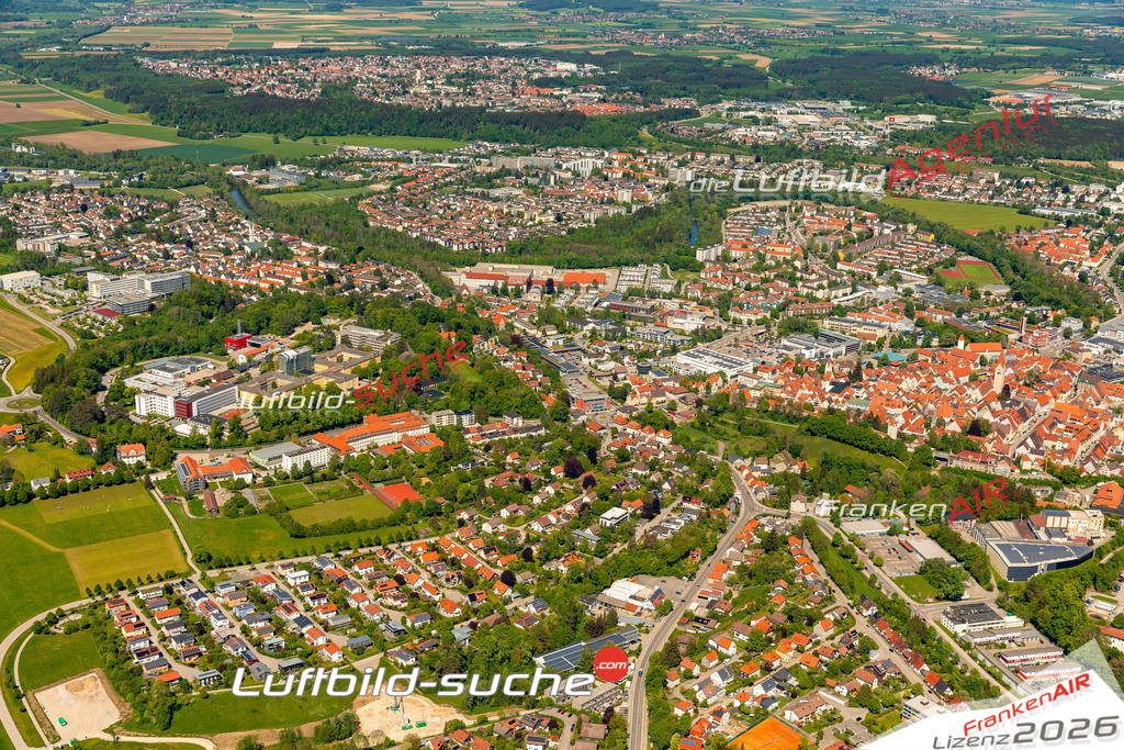 Das Luftbild zeigt :  Kaufbeuren - Die Luftaufnahme wurde 2024 vom UL-Flugzeug aus erstellt ( keine Drohne ) - Hochauflösende Luftaufnahme - Für grossformatige Ausdrucke geeignet. Die Geschenkidee !Mit Lizenz und Bildrechte bestellbar