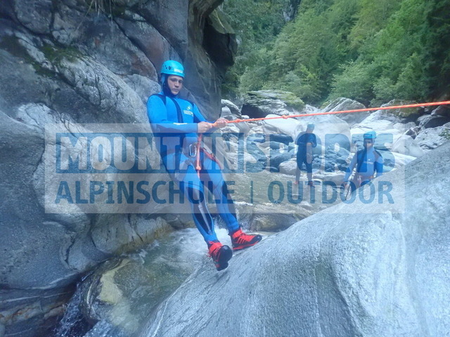 P2010010 | Bestelle die Bilder deines Berg- oder Wasser-Abenteuers mit Mountain Sports bequem von zu Hause aus direkt über unseren Online Fotoshop von pictrs.com. - Realisiert mit Pictrs.com