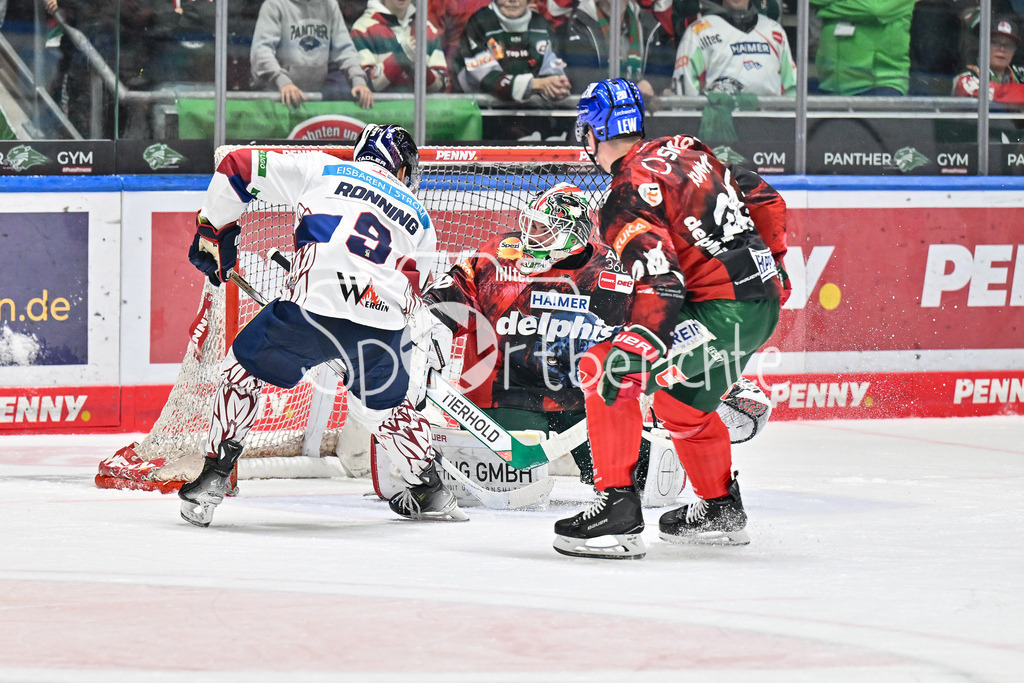 Augsburger Panther - Eisbären Berlin | Ty RONNING (Eisbaeren Berlin #9) hat eine Torchance / Torschuss / Strauss MANN (Augsburger Panther #38) / DEL: Augsburger Panther - Eisbaeren Berlin, Curt Frenzel Stadion am 31.10.2024