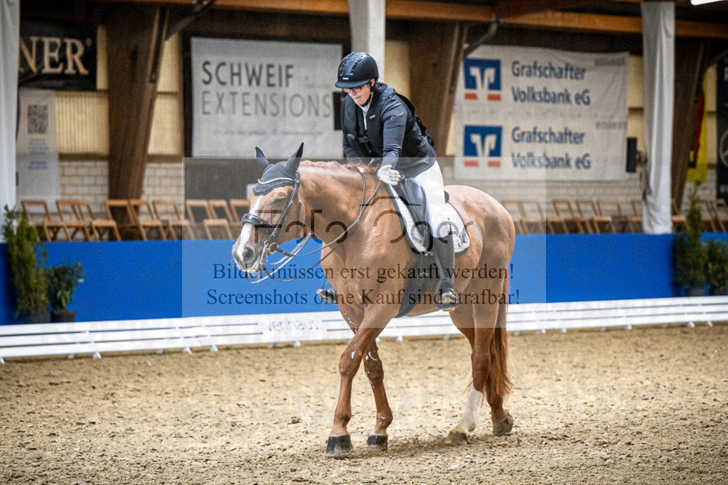 DOS_3918 | Entdecke hochwertige Reitturnierfotos von Foto Oger. Professionell, emotional und authentisch – jetzt Lieblingsmomente im Shop bestellen.Deutschlandweite Turnierfotografie. - Realisiert mit Pictrs.com