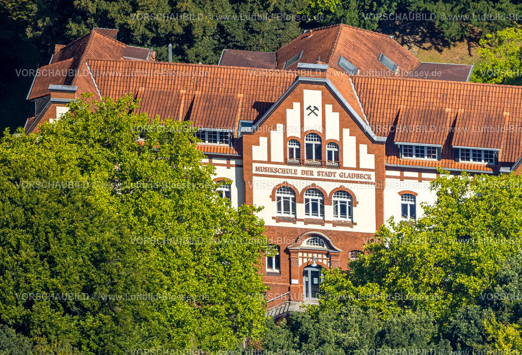 Gladbeck250800602 | Luftbild, Musikschule der Stadt Gladbeck, Bernskamp im Waldgebiet, Rentfort, Gladbeck, Ruhrgebiet, Nordrhein-Westfalen, Deutschland