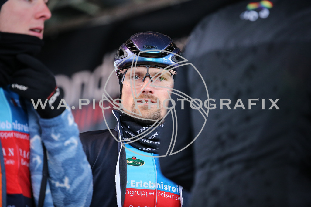 ..... | LEONDING,AUSTRIA,24.März.24 - 63.Radsaisoneröffnungsrennen Leonding Road Cycling League , Image shows: 
Photo: WAPICS / Andreas Willdoner