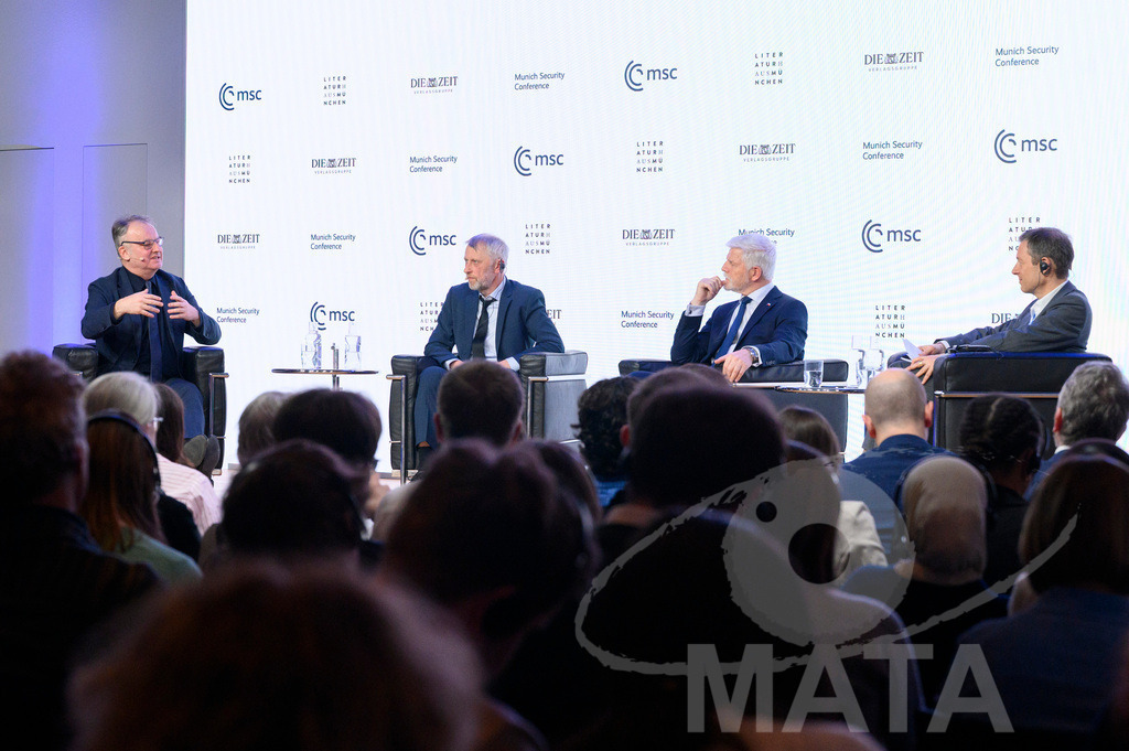 _DWI3996 | MATA IndoCon - Realisiert mit Pictrs.com