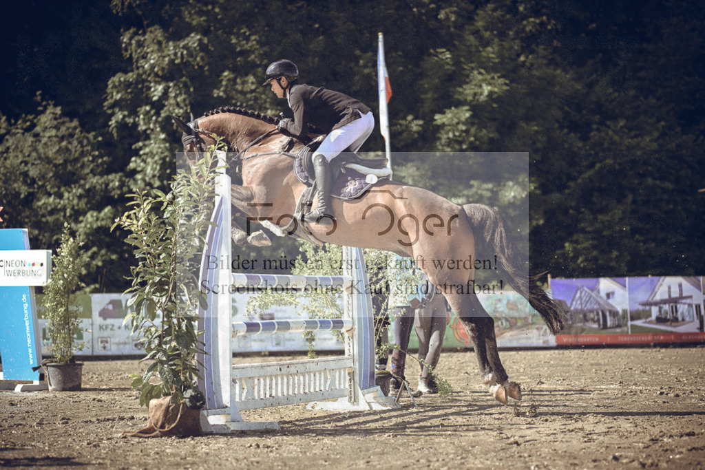20240530-DOS_0522 | Entdecke hochwertige Reitturnierfotos von Foto Oger. Professionell, emotional und authentisch – jetzt Lieblingsmomente im Shop bestellen.Deutschlandweite Turnierfotografie. - Realisiert mit Pictrs.com