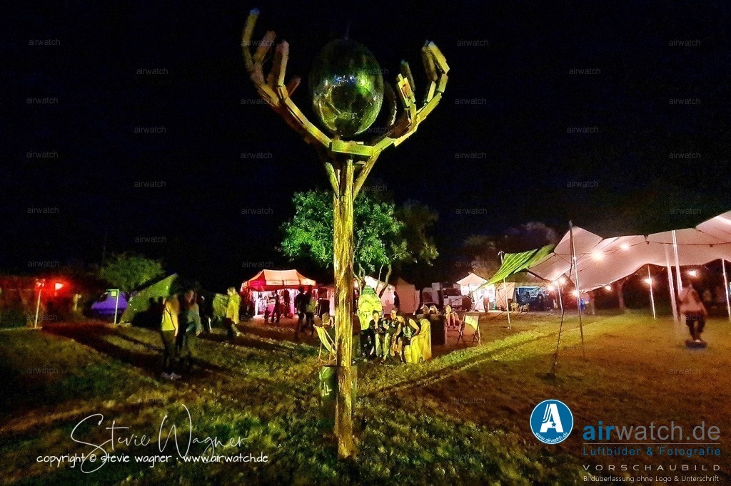 Bachblyten® Festival 2023 | Entdecken Sie atemberaubende Luftbilder und Fotografien auf airwatch.de - Tauchen Sie ein in eine Welt voller faszinierender Aufnahmen aus der Vogelperspektive.
