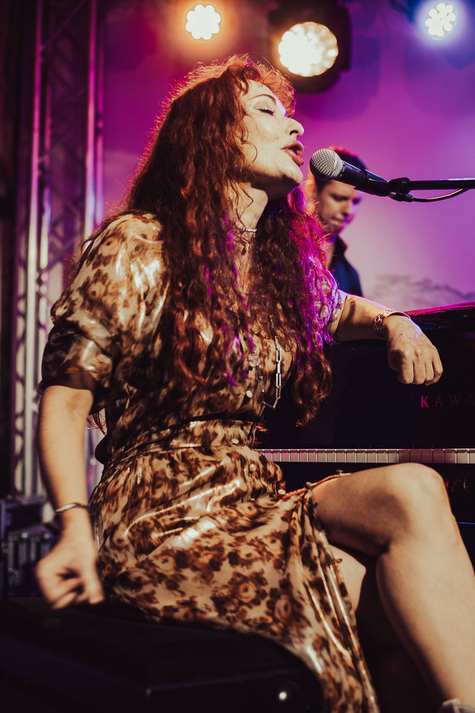 Maria Markesini Konzert | Maria Markesini meets Klazz Brothers im Forte Belvedere Leisnig zum Festival Hallo Leisnig 2022. - Realisiert mit Pictrs.com