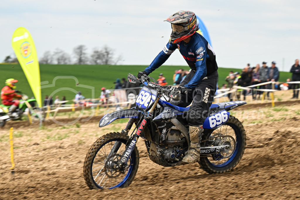 Motocross Schlatt bei Winterthur - 30. April 2023 | #696 Egli Andreas aus Frauenfeld (CH) auf Yamaha Yz 250 F in der Kategorie Senioren am Motocross Schlatt bei Winterthur, 30. April 2023. 
Instagram: @mx_schlatt | @mc_wila | @sam_schweiz
Bild: Sportfotografie Markus Aeschimann | www.markus-aeschimann.ch - Realisiert mit Pictrs.com