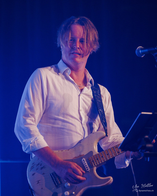 IMG_2022_06_17_0019108 | Professionelle Fotografen für Portrait-, Produkt-, Beauty -, Fashion-, kommerzielle - u. Hochzeitsfotografie sowie für Veranstaltungen. Lokal vor Ort oder in lokalen Studios.