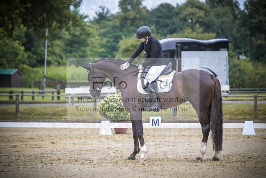 DOS_2436 | Entdecke hochwertige Reitturnierfotos von Foto Oger. Professionell, emotional und authentisch – jetzt Lieblingsmomente im Shop bestellen.Deutschlandweite Turnierfotografie. - Realisiert mit Pictrs.com