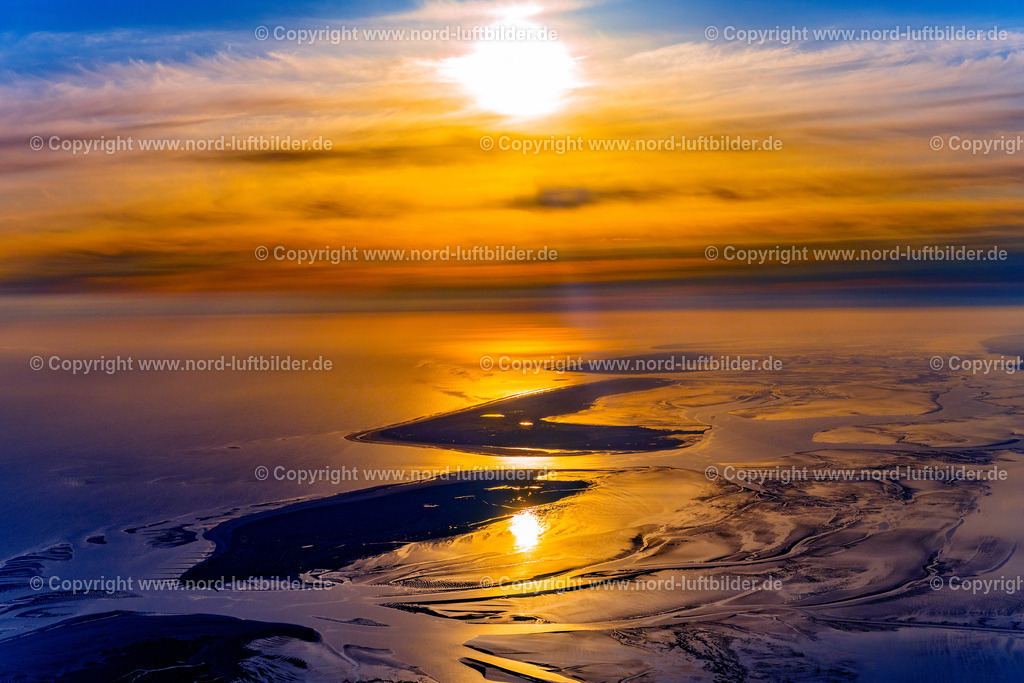 Baltrum_Langeoog_Sonnenaufgang_ELS_5976190523 | BALTRUM 19.05.2023 Wattenmeer der Nordsee- Küste beim Sonnenaufgang in Baltrum im Bundesland Niedersachsen, Deutschland. // Wadden Sea of North Sea Coast at sunrise in Baltrum in the state Lower Saxony, Germany. Foto: Martin Elsen