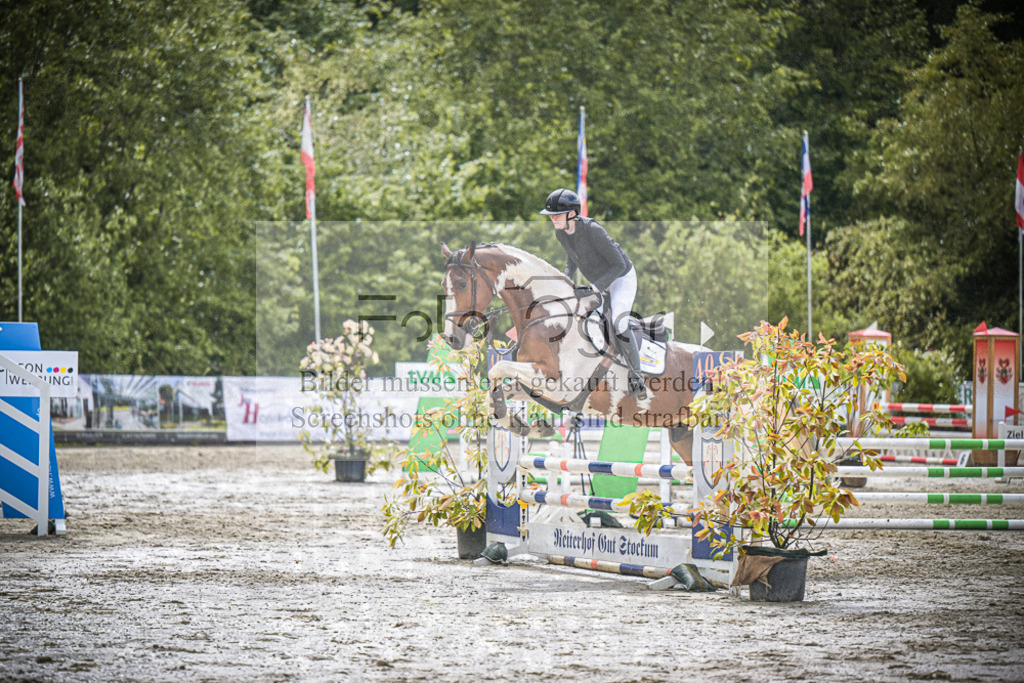 DOS_7386 | Entdecke hochwertige Reitturnierfotos von Foto Oger. Professionell, emotional und authentisch – jetzt Lieblingsmomente im Shop bestellen.Deutschlandweite Turnierfotografie. - Realisiert mit Pictrs.com