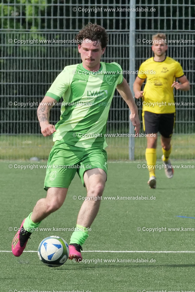Fußball : Bezirksliga : SV 08/29 Friedrichsfeld - Borusia Veen am 10.05.2026 in Voerde Friedrichsfeld | Fußball : Bezirksliga : SV 08/29 Friedrichsfeld - Borusia Veen am 10.05.2026 in Voerde Friedrichsfeld - Realisiert mit Pictrs.com