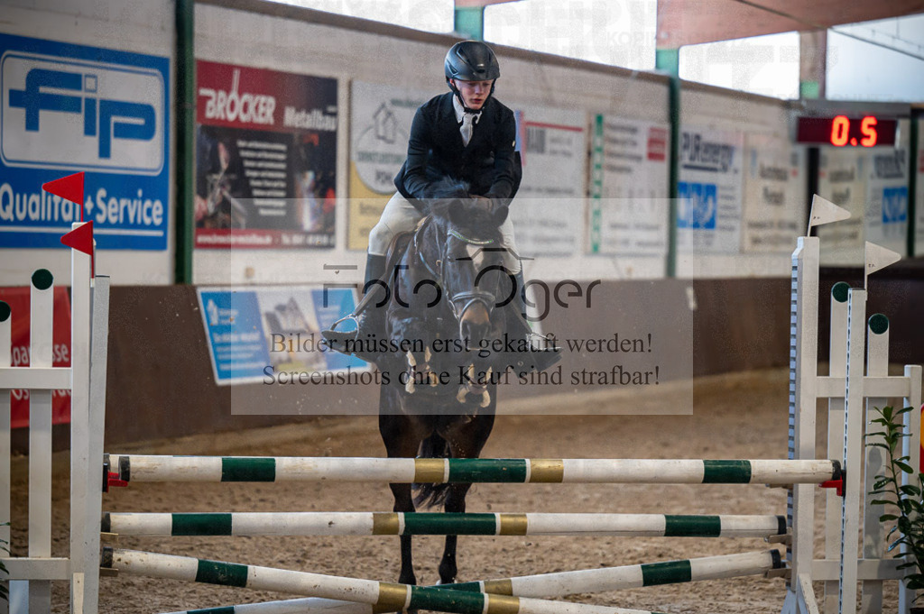 Hallenreittunier Voxtrup 2023 | Entdecke hochwertige Reitturnierfotos von Foto Oger. Professionell, emotional und authentisch – jetzt Lieblingsmomente im Shop bestellen.Deutschlandweite Turnierfotografie. - Realisiert mit Pictrs.com
