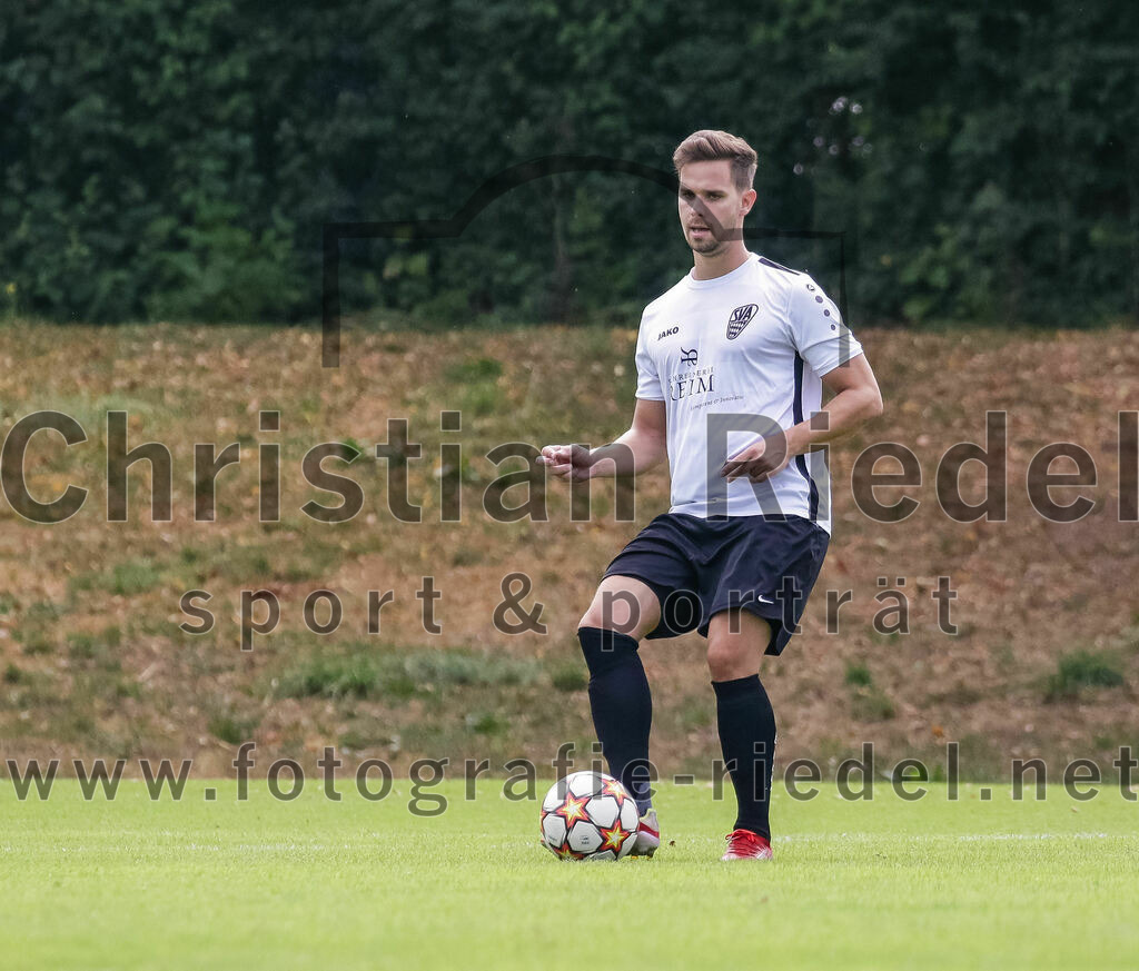 2023-07-23_015_SV_Anzing_gegen_SC_Kirchasch | Anzing, Deutschland, 23.07.2023:
Fußball, Kreisliga 2023 / 2024, Testspiel, SV Anzing gegen SC Kirchasch, Endergebnis: 5:1

Daniel Deutschbein (SV Anzing, #15)

Foto: Christian Riedel / fotografie-riedel.net