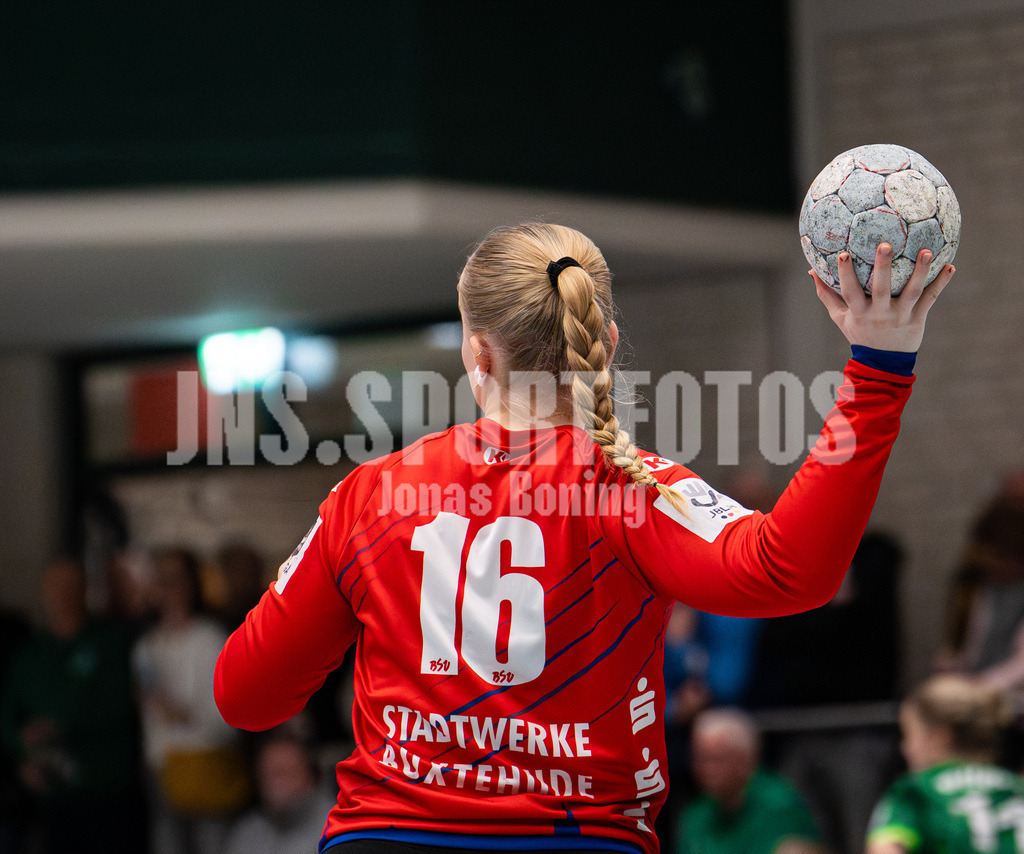 Handball I Frauen I Saison 2025-2026 I 3. Liga Staffel Nord I 13. Spieltag I SC SFN Vechta -Buxtehuder SV II-06 | Lina Steinecke (16, Buxtehuder SV II) - Realisiert mit Pictrs.com