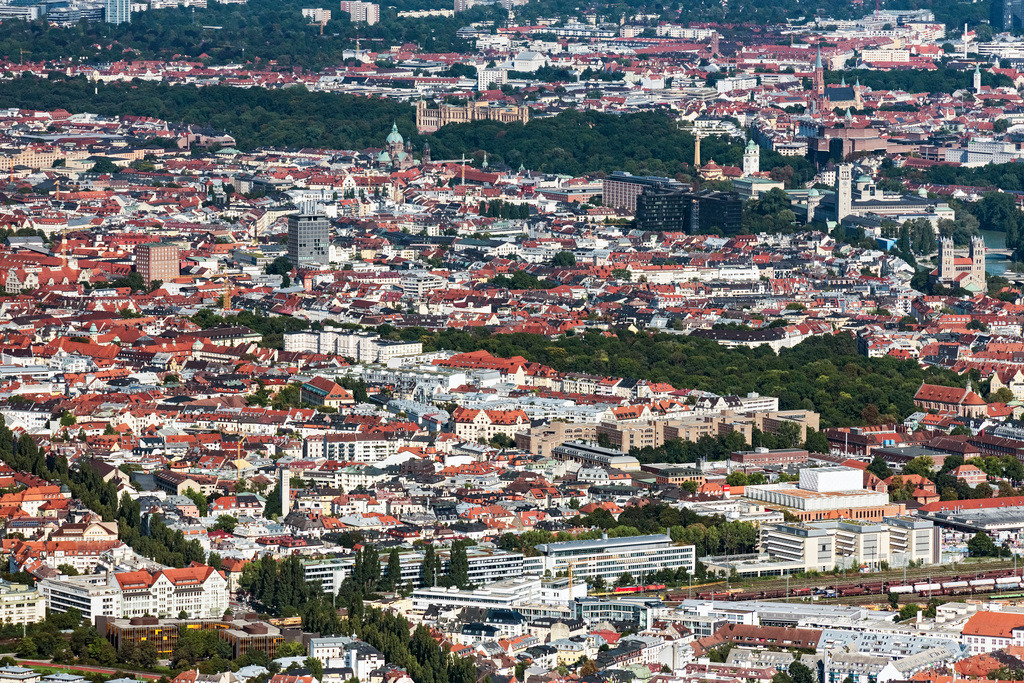 dr__0078001.jpg | MüNCHEN 06.09.2021 Innenstadtbereich im Stadtgebiet im Ortsteil Glockenbachviertel in München im Bundesland Bayern, Deutschland. // Cityscape of the district in the district Glockenbachviertel in Munich in the state Bavaria, Germany. Foto: Daniel Reiter