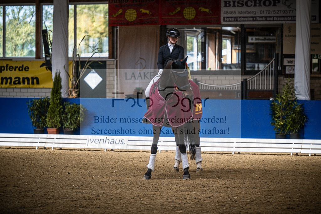 DOS_0007 | Entdecke hochwertige Reitturnierfotos von Foto Oger. Professionell, emotional und authentisch – jetzt Lieblingsmomente im Shop bestellen.Deutschlandweite Turnierfotografie. - Realisiert mit Pictrs.com