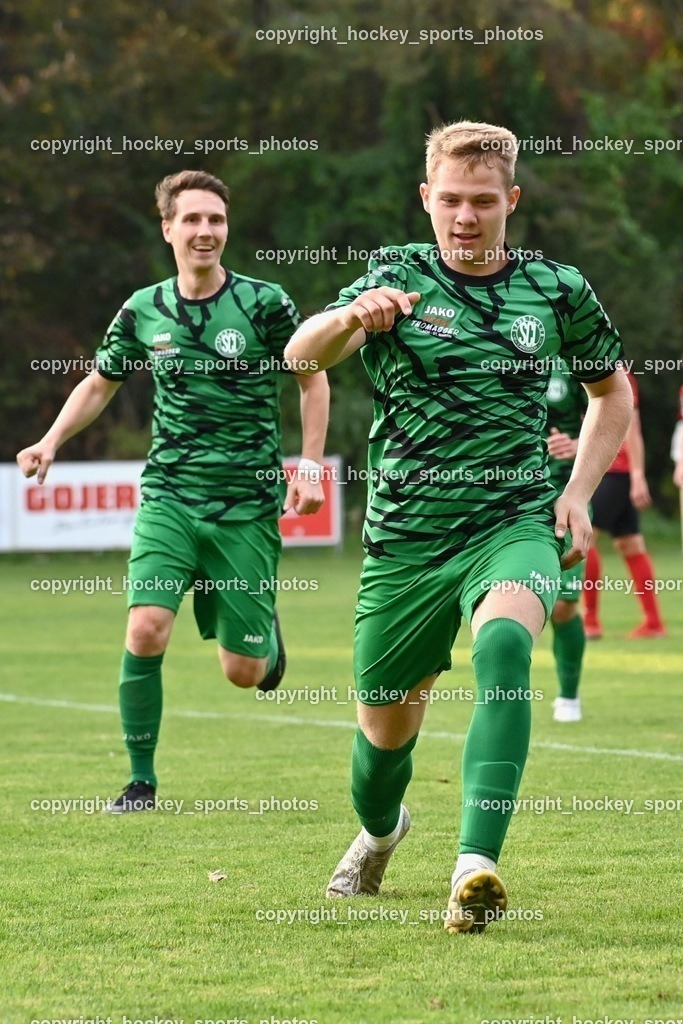 ATUS Ferlach vs. SC Landskron 14.10.202 | Jubel SC Landskron Mannschaft, #4 Gregor Piskur, #5 Lukas Anton Kofler