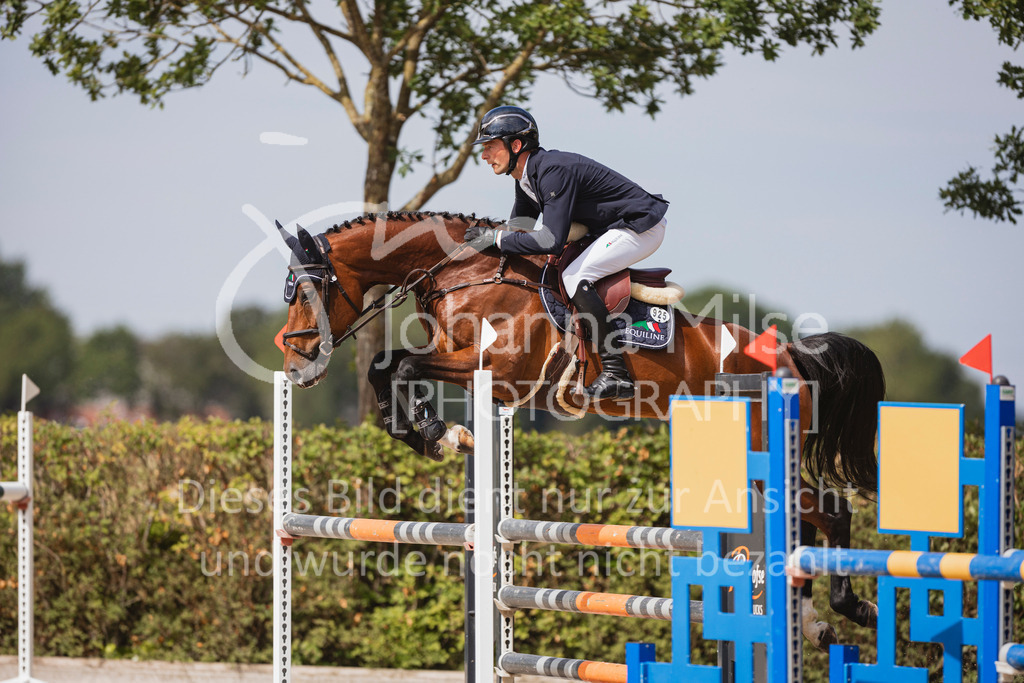 240614_Lemwerder_SprPf-M-121 | Deine schönsten Turniermomente als professionelle Fotos! Entdecke hochwertige Pferdesport-Fotografie im Online-Shop. Jetzt Fotos finden & bestellen!