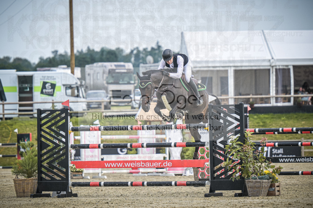 DOS_1053 | Entdecke hochwertige Reitturnierfotos von Foto Oger. Professionell, emotional und authentisch – jetzt Lieblingsmomente im Shop bestellen.Deutschlandweite Turnierfotografie. - Realisiert mit Pictrs.com