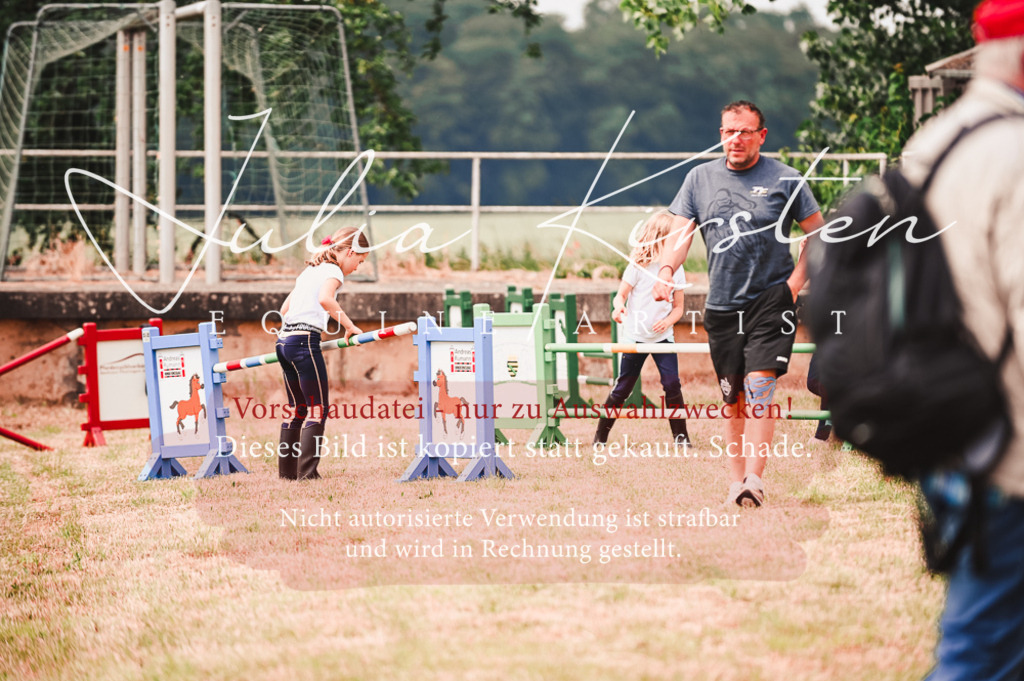 DSC_5745 | Pferde- und Turnierfotografie in Westsachsen. Pferdeportraits, Auftragszeichnungen und intuitive Kunst.