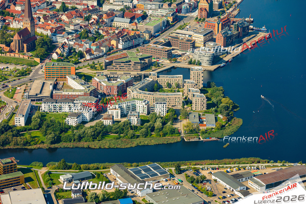 Luftaufnahme Stadtmitte Rostock - Die Luftaufnahme wurde 2025 vom UL-Flugzeug heraus erstellt ( ohne Drohne ) - Hochauflösende Luftaufnahme - für professionelle Ausdrucke geeignet. Die Geschenkidee !Mit Lizenz und Bildrechte bestellbar
