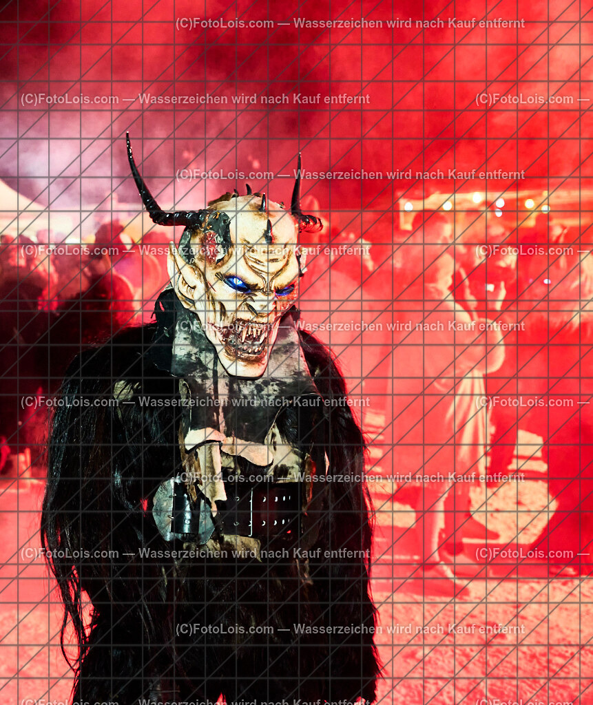 ALP5091_Nacht der Ballone_Gaminger Oetscherteufeln | NACHT DER BALLONE in Lackenhof am Ötscher, Sa 28. Dezember 2024.Mit einer Schauübung der Bergrettung Lackenhof, dem Ballonclub Ötscherland und den Gaminger Ötscherteufeln unter Zusammenarbeit mit der FF Lackenhof, dem Musikverein, dem Pensionistenverband, dem CampingClub, der Schirmbar und Konditorei Czihak, der Fuchswaldhütte und der Pizzeria Venezia, die für die Verköstigung sorgten, sowie der Ötscherliftgesellschaft, der Gemeinde Gaming und dem Ötscher-Tourismusverband.