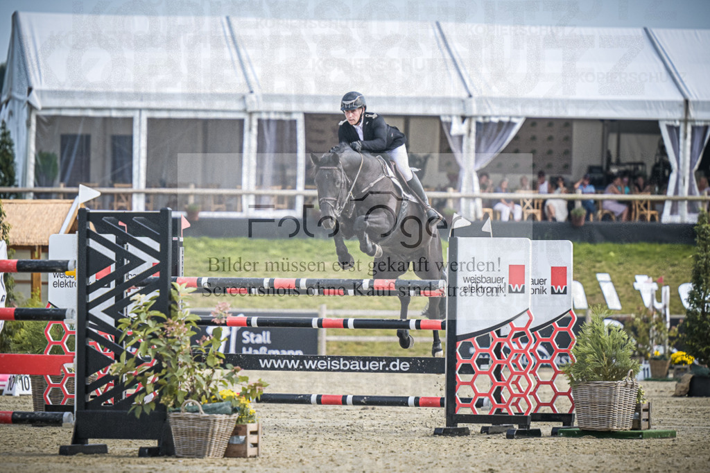 DOS_0129 | Entdecke hochwertige Reitturnierfotos von Foto Oger. Professionell, emotional und authentisch – jetzt Lieblingsmomente im Shop bestellen.Deutschlandweite Turnierfotografie. - Realisiert mit Pictrs.com