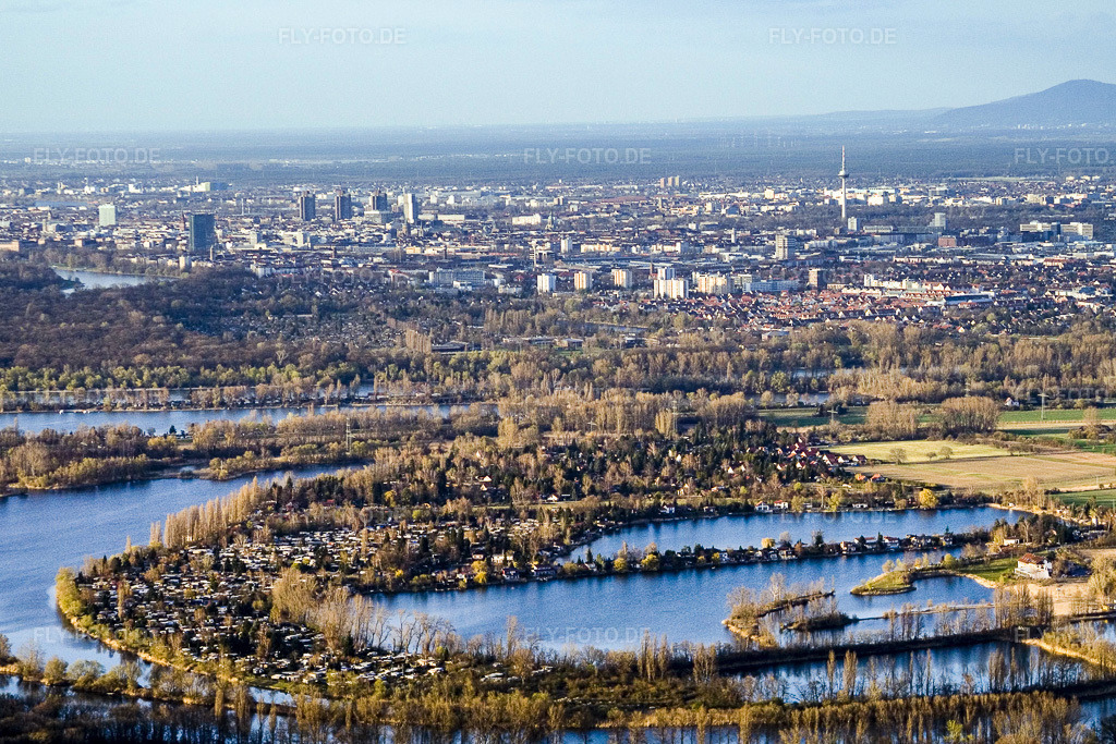 Luftbild: Seen und Uferbereiche mit Campingplatz und Wochenendhaussiedlung des Naherholungsgebiets Blaue Adria im Ortsteil Riedsiedlung in Altrip im Bundesland Rheinland-Pfalz in Deutschland. Foto: IMG_10066.jpg vom 29.03.2008 durch Werner Riehm/FLY-FOTO.de