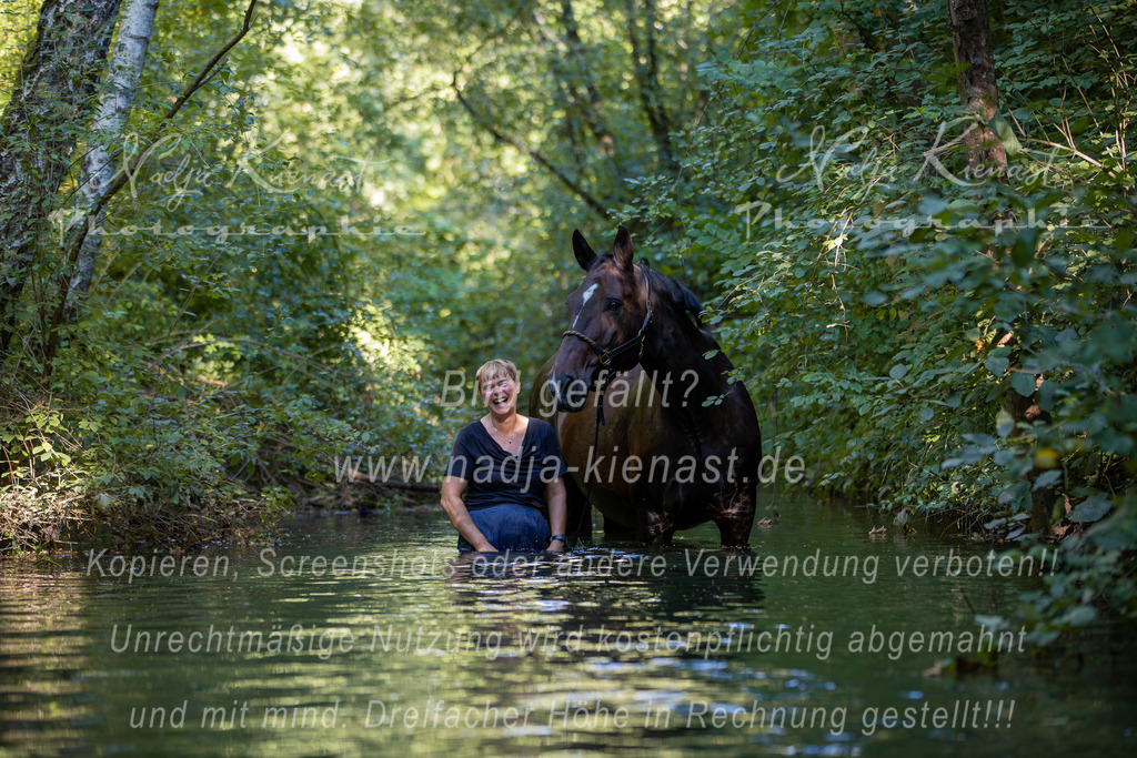 Auswahl_Photographie_Nadja_Kienast__F6A6132-Verbessert-RR | Ich biete Ihnen einzigartige und individuelle Fotoshootings mit Ihren Tieren.
In individuellen Coachings lernen Sie, wie sie von Ihrem Pferd, Ihrer Katze, Ihrem Hund oder einfach Ihrem persönlichen Lieblingstier eindrucksvolle Fotos machen können.
