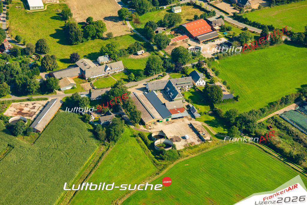 Schöne Luftaufnahme als Geschenk in Bauernhof Osterby - Die Luftbildaufnahme wurde 2025 vom UL-Flugzeug heraus erstellt ( keine Drohne ) - Hochauflösende Luftaufnahme -Nicht vergleichbar mit Google Maps oder Satelittenbilder- Die Geschenkidee !Mit Lizenz und Bildrechte bestellbar