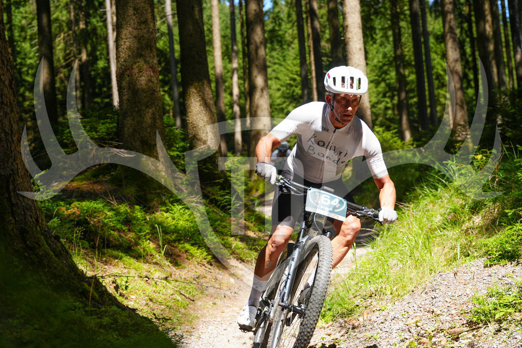 FC603876 | Fotogalerie der Treibjagd im Dunkelwald - Dein MTB Etappenrennen im Erzgebirge - Realisiert mit Pictrs.com