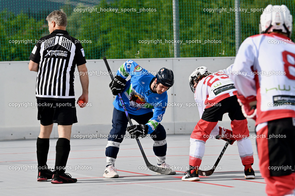 SV ASKÖ Ballhockey Villach vs. Ultras Spittal | Alois Steiner Referee, #98 Brunner Noel SV ASKÖ Ballhockey, #25 Desenbekowitsch Nico HSC Zwa, SV ASKÖ Ballhockey Villach vs. Ultras Spittal, SV ASKÖ Ballhockey Villach vs. Ultras Spittal am 10.05.2026 in Villach (Alpen Arena ), Austria, (Photo by Bernd Stefan)