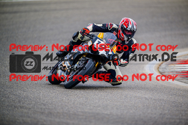 MaZZes_FotoMatrix_240910_6007705_5375 | GELB