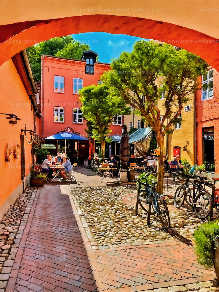 PDM2_2125_FL_RoterHof_75x100 | DIGITALKUNST. " Roter Hof " in der Flensburger Innenstadt. Blick in den Westteil des Hofes in der Roten Straße. - Realisiert mit Pictrs.com