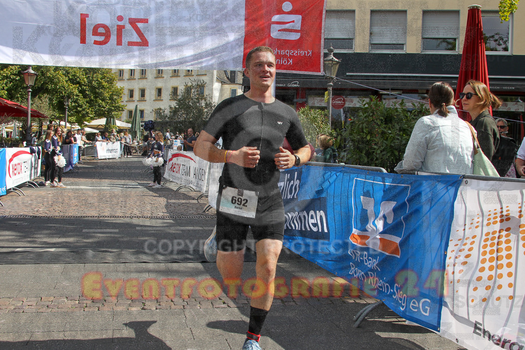 250824_1242_EV4_9388 | Sportfotografie im Rhein-Sieg Kreis, Köln, Bonn, NRW, Rheinland Pfalz, Hessen, etc. Unser Tätigkeitsfeld umfasst den Laufsport vom Volkslauf über den Marathon, Duathlon, Triathon bis zum Ultralauf wie Kölnpfad Ultra oder Schindertrail.