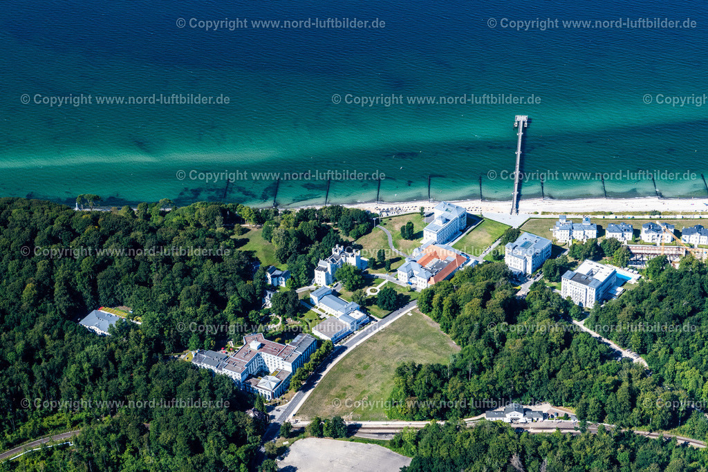 Heiligendamm_ELS_9042100822 | BAD DOBERAN 10.08.2022 Gebäudekomplex der Hotelanlage " Grand Hotel Heiligendamm " an der Prof.-Dr.-Vogel-Straße in Heiligendamm im Bundesland Mecklenburg-Vorpommern, Deutschland. Weiterführende Informationen bei: Grand Resort Heiligendamm GmbH & Co. KG. // Complex of the hotel building " Grand Hotel Heiligendamm " on Prof.-Dr.-Vogel-Strasse in Heiligendamm in the state Mecklenburg - Western Pomerania, Germany. Further information at: Grand Resort Heiligendamm GmbH & Co. KG. Foto: Martin Elsen