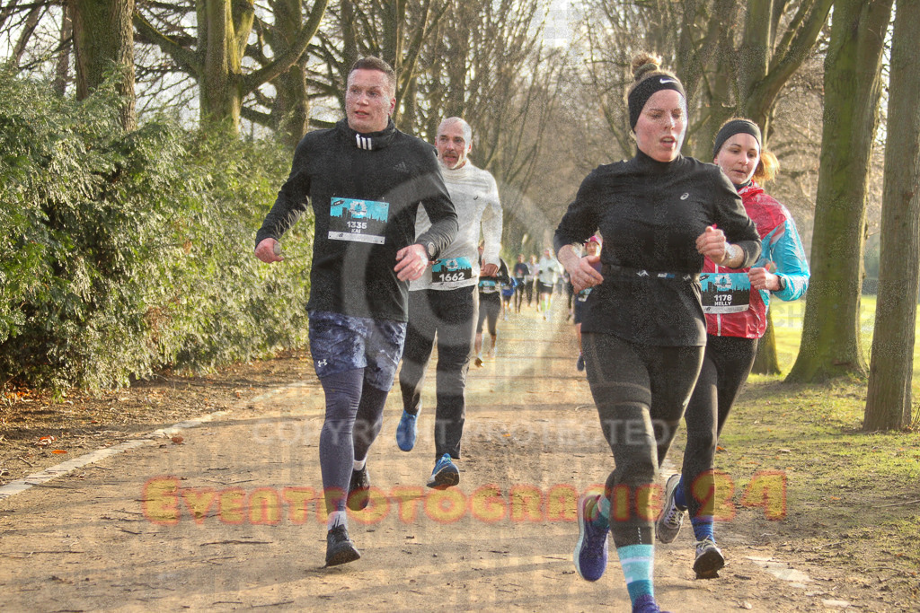 241231_1017_EV4_3684 | Sportfotografie im Rhein-Sieg Kreis, Köln, Bonn, NRW, Rheinland Pfalz, Hessen, etc. Unser Tätigkeitsfeld umfasst den Laufsport vom Volkslauf über den Marathon, Duathlon, Triathon bis zum Ultralauf wie Kölnpfad Ultra oder Schindertrail.