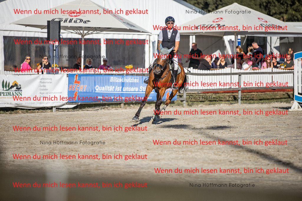 BK1A7765 | Turnierbilder Turnierfotos Nina Hüffmann Turnierfotografie Pferdefotografie Tierzeichnung Haustierzeichnung Pferdezeichnung Hundezeichnung Videograf  - Realisiert mit Pictrs.com
