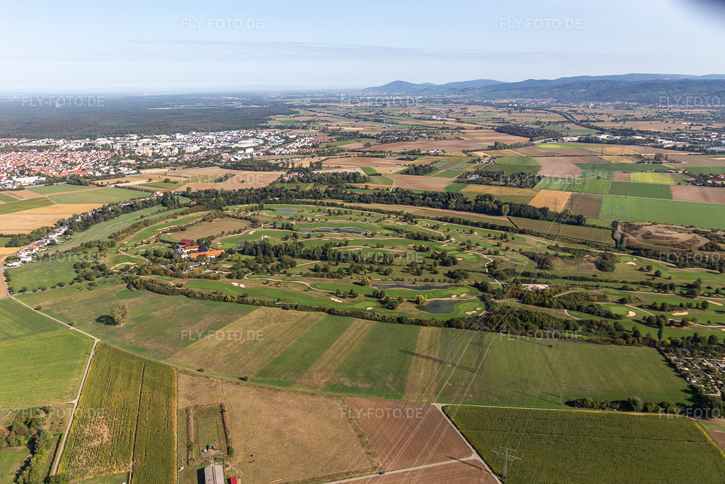 Luftbild: Gelände des Golfplatz Heddesheim Gut Neuzenhof in Viernheim in Heddesheim im Bundesland Baden-Württemberg in Deutschland. Foto: IMG_122772.jpg vom 11.09.2020 durch Werner Riehm/FLY-FOTO.de