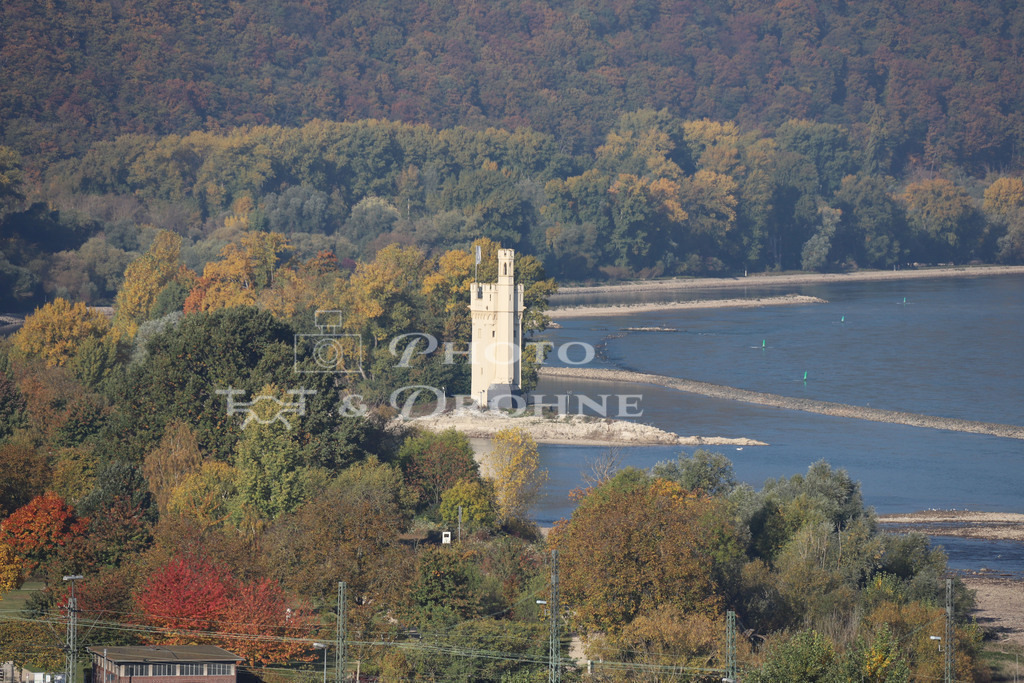Bingen-3462 | Der Mäuseturm diente früher der Sicherung der Zolleinnahmen auf dem Rhein. Es ranken sich aber auch schaurige Sagen um diesen Turm. - Realisiert mit Pictrs.com