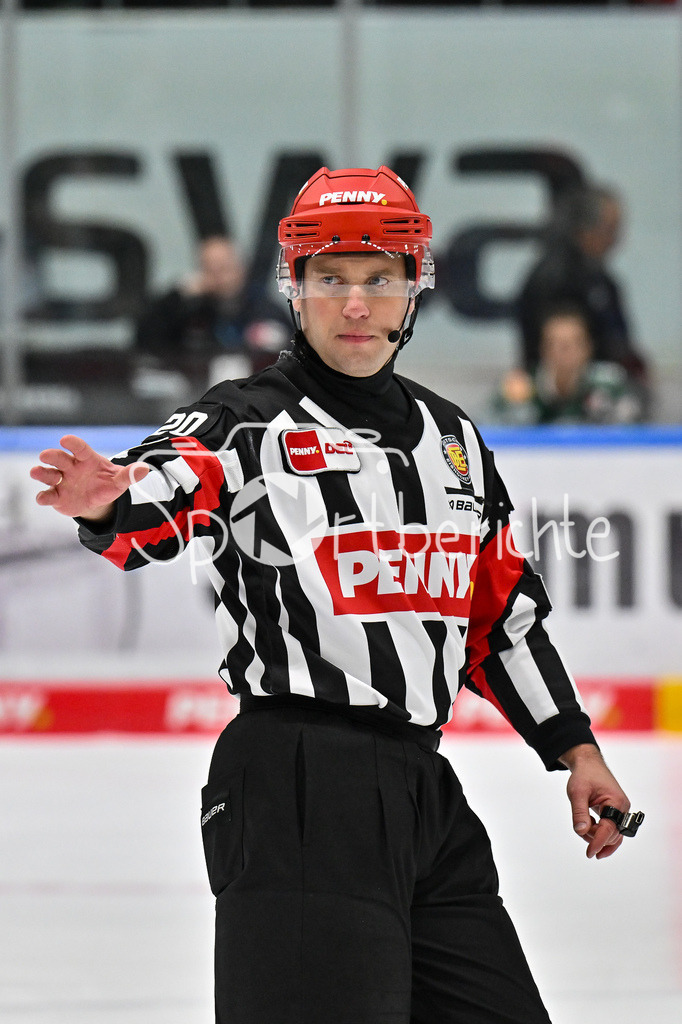Augsburger Panther - Nürnberg Ice Tigers | im Bild Hauptschiedsrichter Andris ANSONS / Freisteller / einzelfoto / DEL: Augsburger Panther - Nuernberg Ice Tigers, Curt Frenzel Stadion am 06.12.2024