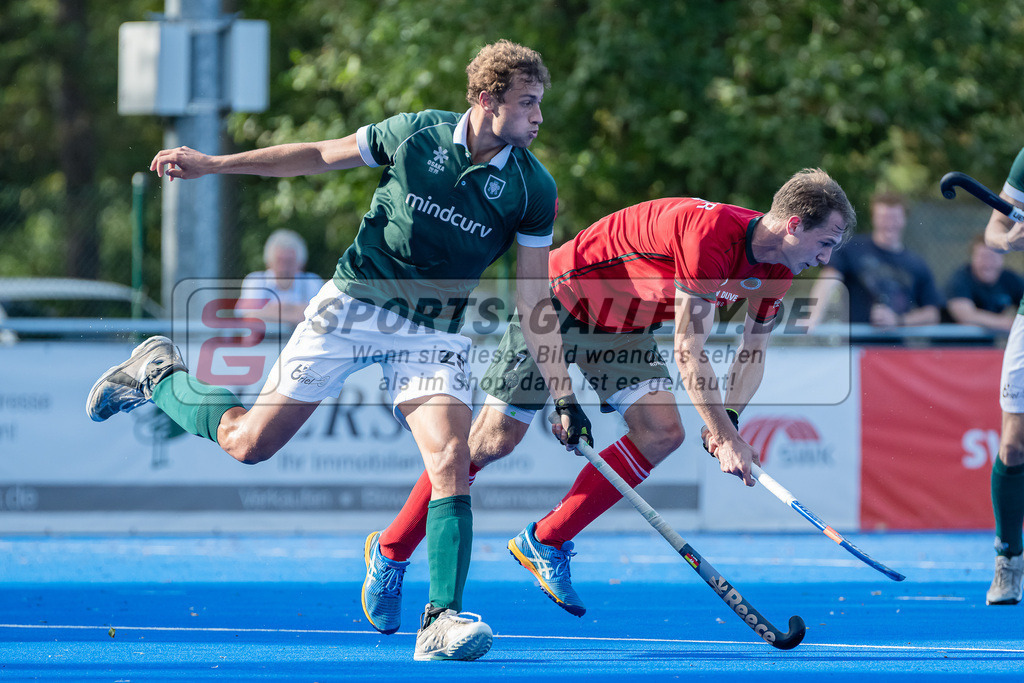 HK_20231007_105222 | 1.Bundesliga Herren Crefelder HTC - Uhlenhorst Mülheim am 7.10.2023 CHTC, Krefeld , Moritz Ludwig ( Uhlenhorst Mülheim #25 ) , Linus Michler ( Crefelder HTC #7 )