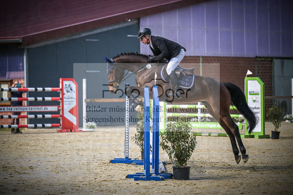 DOS_6312 | Entdecke hochwertige Reitturnierfotos von Foto Oger. Professionell, emotional und authentisch – jetzt Lieblingsmomente im Shop bestellen.Deutschlandweite Turnierfotografie. - Realisiert mit Pictrs.com
